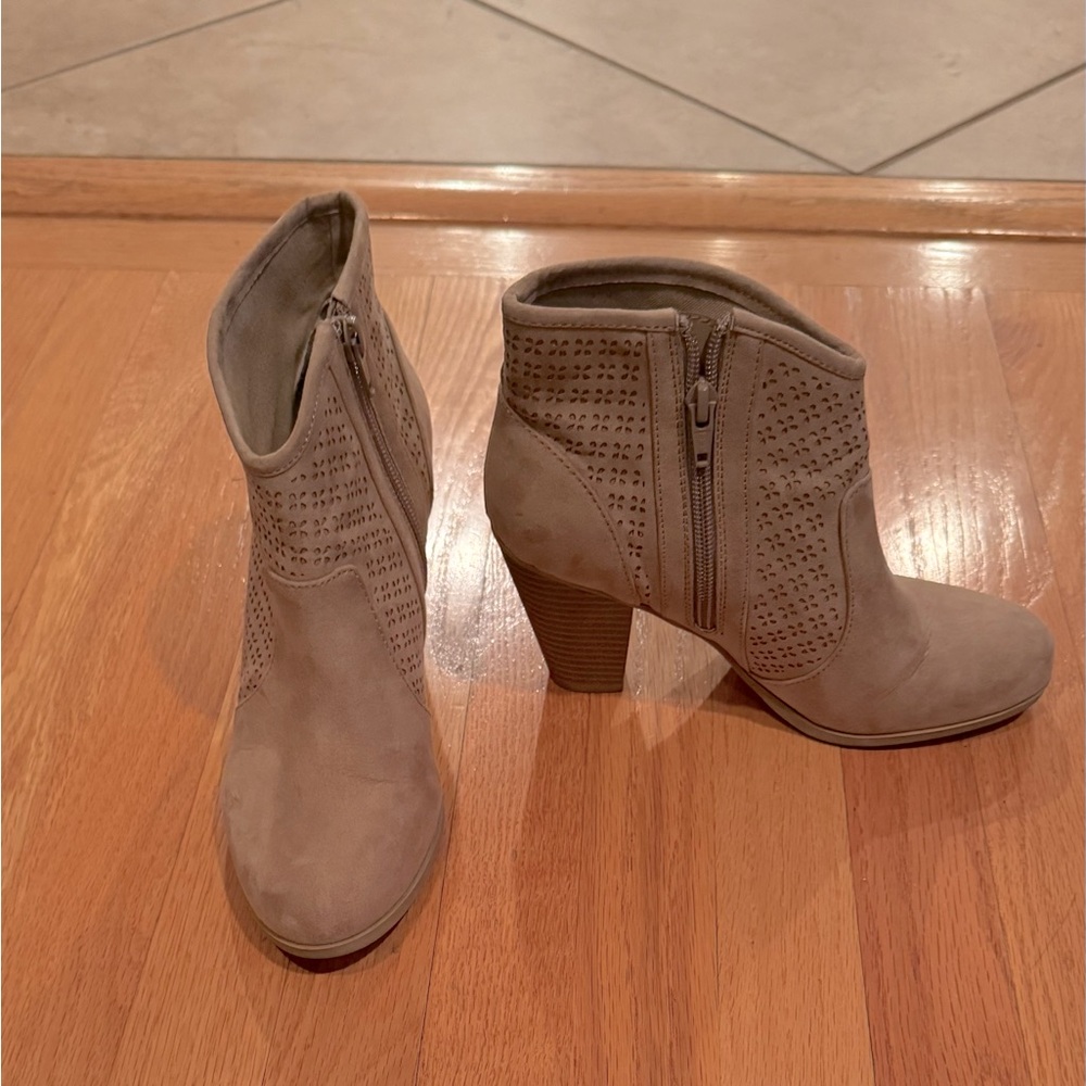 Suede boots